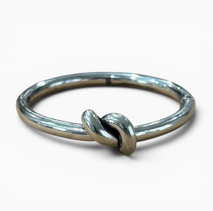 VINTAGE SILVER NOA KNOT BANGLE
